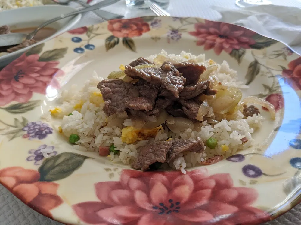 Boeuf Aux Oignons Riz Cantonais